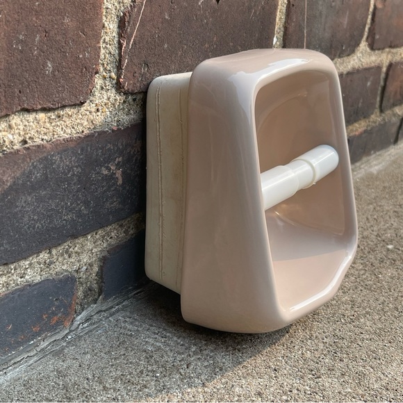 VINTAGE 1980’s Ceramic Toilet Paper Holder - Picture 2 of 9
